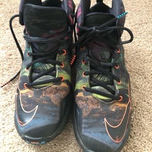 Nike Lebron XIII Shoes